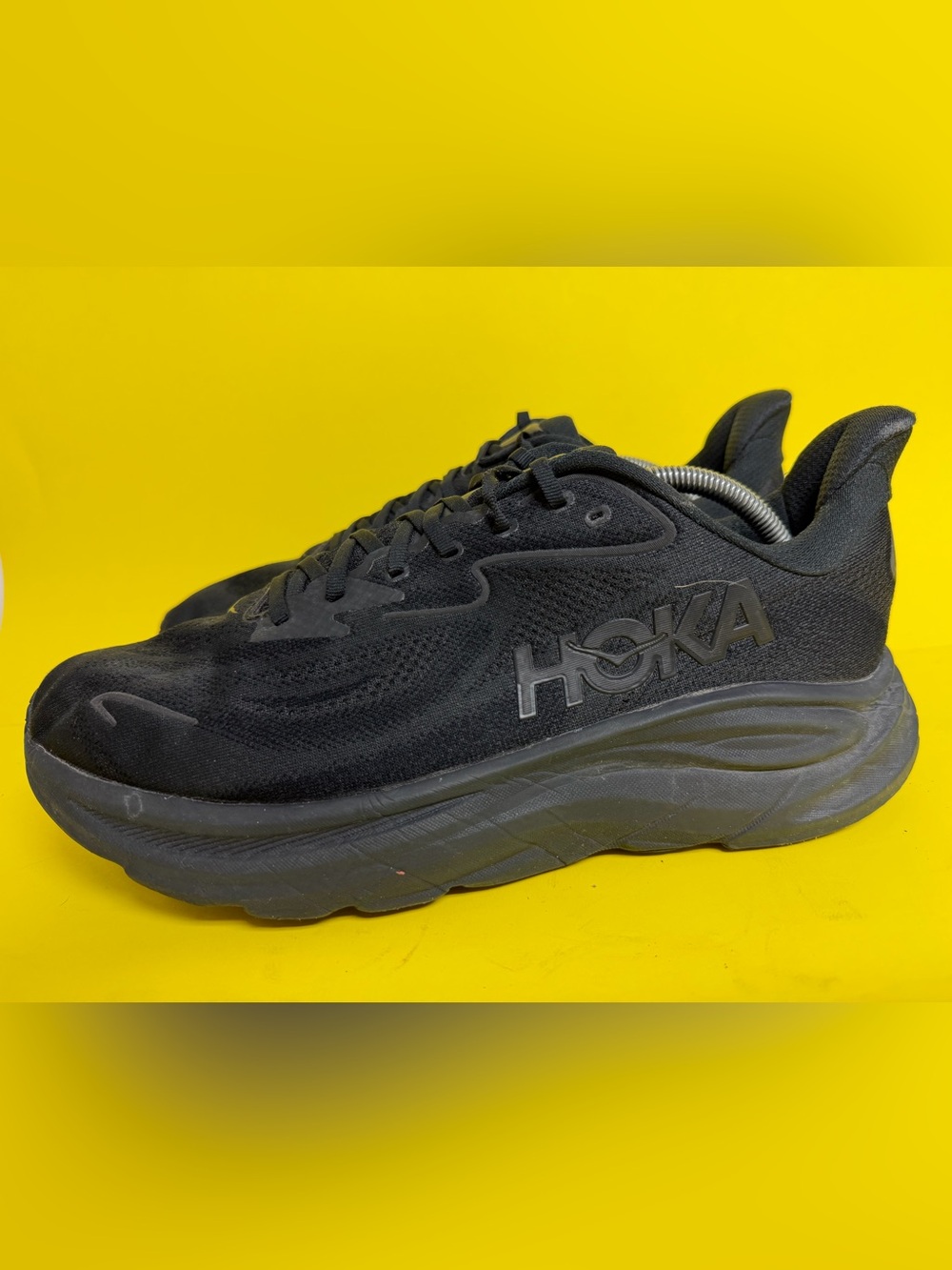 Hoka Clifton 10 Men’s Road Running Shoes Size 12D Black 1162030-BBLC